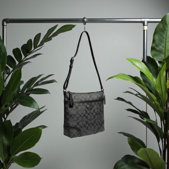 Vintage Coach Black Signature Crossbody Bag - Picture 1 of 5